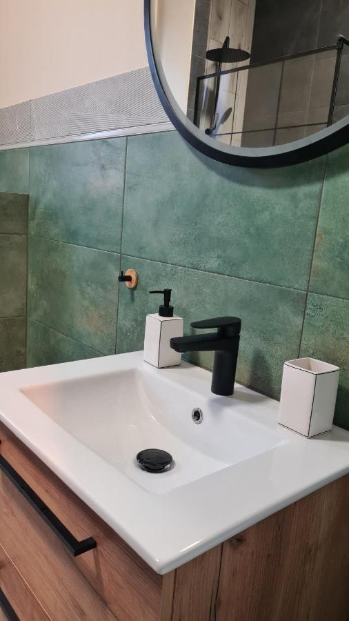 Urocze Apartamenty Na Wsi Goledzinow Exterior photo